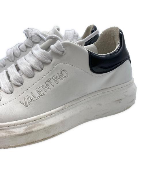 VALENTINO（ヴァレンティノ）VALENTINO (ヴァレンティノ) スニーカー ホワイト サイズ:25の古着・服飾アイテム