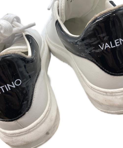 VALENTINO（ヴァレンティノ）VALENTINO (ヴァレンティノ) スニーカー ホワイト サイズ:25の古着・服飾アイテム