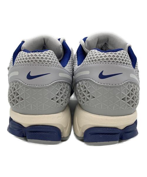 NIKE（ナイキ）NIKE (ナイキ) Zoom Vomero 5 グレー サイズ:28 未使用品の古着・服飾アイテム
