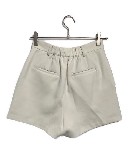 HER LIP TO（ハーリップトゥ）HER LIP TO (ハーリップトゥ) Gold Button Flap Shorts ハーフパンツ ホワイト サイズ:Mの古着・服飾アイテム