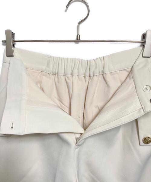 HER LIP TO（ハーリップトゥ）HER LIP TO (ハーリップトゥ) Gold Button Flap Shorts ハーフパンツ ホワイト サイズ:Mの古着・服飾アイテム