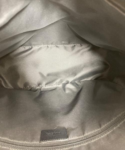 GUCCI（グッチ）GUCCI (グッチ) GGナイロンワンショルダーバッグ ブラックの古着・服飾アイテム