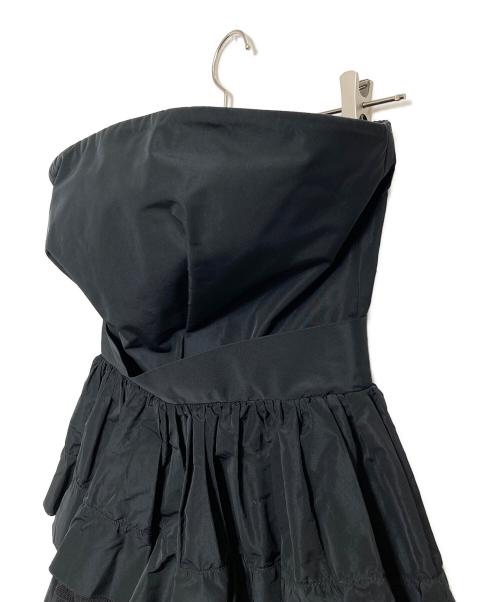 RED VALENTINO（レッドヴァレンティノ）RED VALENTINO (レッドヴァレンティノ) フリルミニドレス ブラック サイズ:40の古着・服飾アイテム
