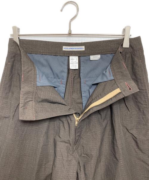 NOROLL（ノーロール）NOROLL (ノーロール) スラックス　NR26-THICKWALK N.WEATHER PANTS ブラウン サイズ:Mの古着・服飾アイテム