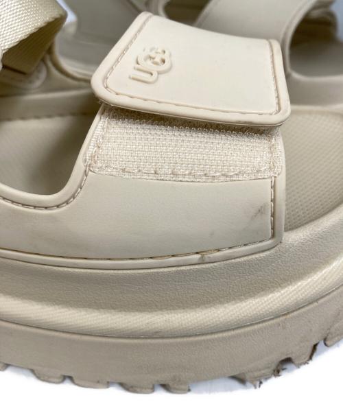 UGG（アグ）UGG (アグ) ゴールデングロウ サンダル アイボリー サイズ:24の古着・服飾アイテム