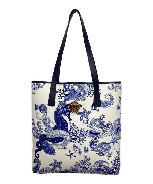 VERSACE（ヴェルサーチェ）VERSACE (ヴェルサーチェ) キャンバストートバッグ コーラルシアターラ メデューサ  ホワイト×ブルーの古着・服飾アイテム