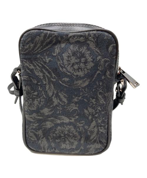 VERSACE（ヴェルサーチェ）VERSACE (ヴェルサーチェ) バロッコアテナクロスボディバッグ ブラックの古着・服飾アイテム