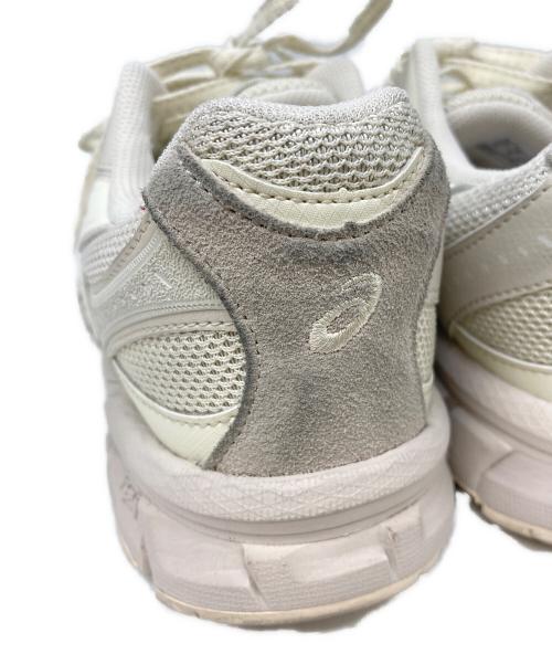 asics（アシックス）asics (アシックス) ローカットスニーカー ホワイト サイズ:24の古着・服飾アイテム