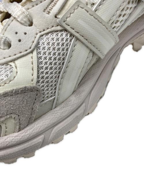 asics（アシックス）asics (アシックス) ローカットスニーカー ホワイト サイズ:24の古着・服飾アイテム