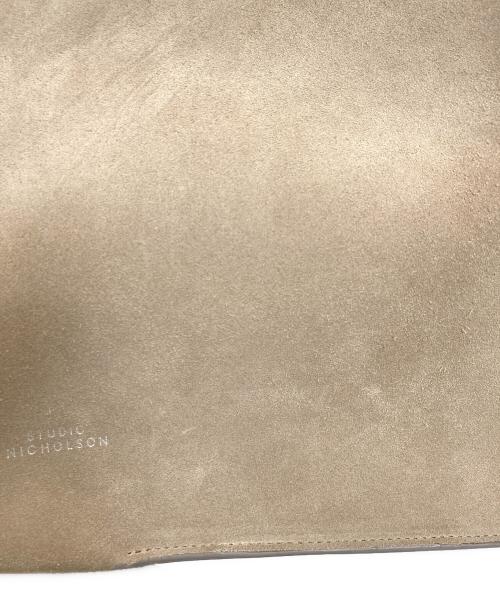 STUDIO NICHOLSON（スタジオ ニコルソン）STUDIO NICHOLSON (スタジオ ニコルソン) トートバッグ THE REFLECTION Doublet Carryall ブラウンの古着・服飾アイテム