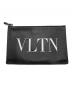 VALENTINO（ヴァレンティノ）の古着「ロゴプリントクラッチバッグ」｜ブラック