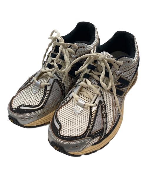 NEW BALANCE（ニューバランス）NEW BALANCE (ニューバランス) M1906RAV シルバー×アイボリー サイズ:26.5の古着・服飾アイテム