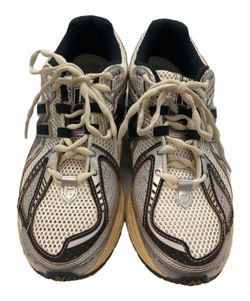NEW BALANCE（ニューバランス）NEW BALANCE (ニューバランス) M1906RAV シルバー×アイボリー サイズ:26.5の古着・服飾アイテム