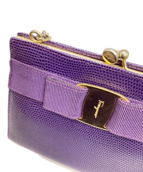 Salvatore Ferragamo（サルヴァトーレ フェラガモ）Salvatore Ferragamo (サルヴァトーレ フェラガモ) ヴァラリボンチェーンショルダーバッグ パープルの古着・服飾アイテム