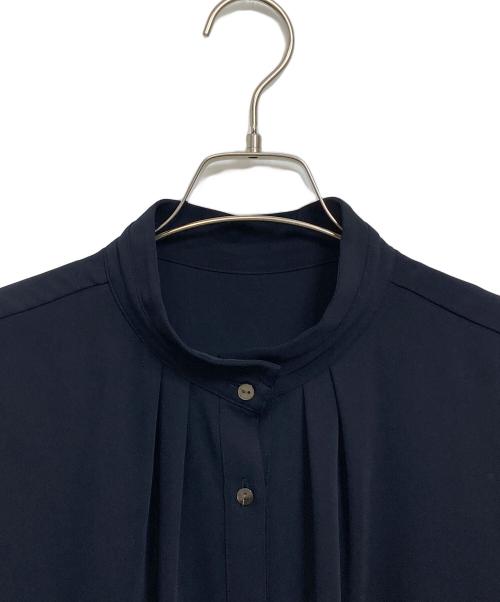 SOEJU（ソージュ）SOEJU (ソージュ) スタンドカラータックブラウス ネイビー サイズ:Mの古着・服飾アイテム