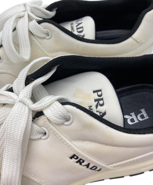 PRADA（プラダ）PRADA (プラダ) ロゴキャンバススニーカー ホワイト サイズ:7の古着・服飾アイテム