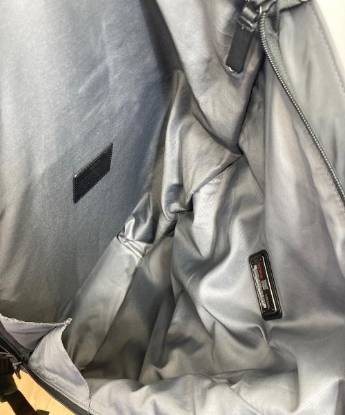 TUMI（トゥミ）TUMI (トゥミ) ロールトップバックパック グレーの古着・服飾アイテム