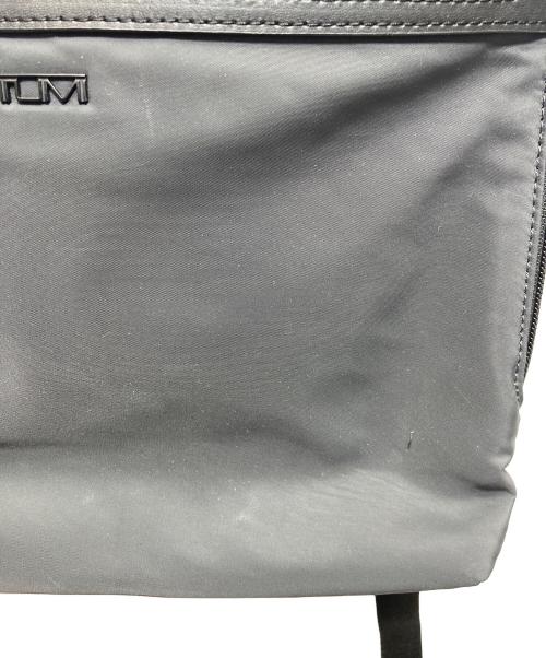 TUMI（トゥミ）TUMI (トゥミ) ロールトップバックパック グレーの古着・服飾アイテム