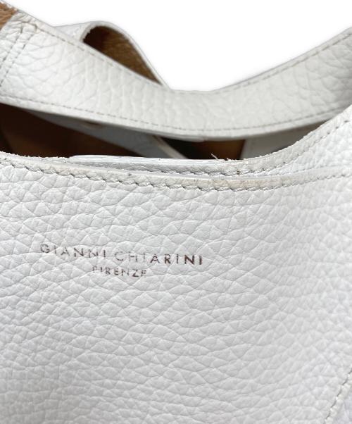 GIANNI CHIARINI（ジャンニ キアリーニ）GIANNI CHIARINI (ジャンニ キアリーニ) ユーフォリアトートバッグ ホワイトの古着・服飾アイテム