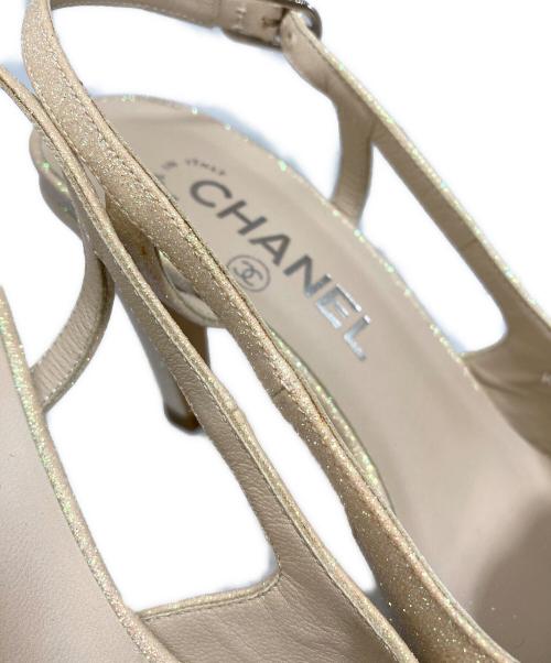 CHANEL（シャネル）CHANEL (シャネル) カメリアモチーフヒールパンプス ベージュ サイズ:38Cの古着・服飾アイテム