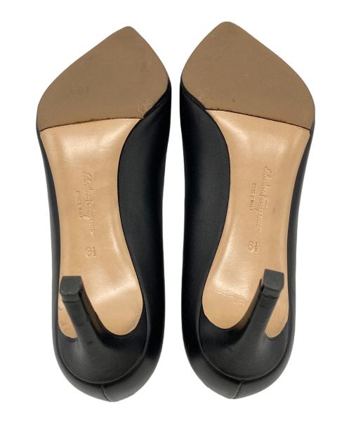 Salvatore Ferragamo（サルヴァトーレ フェラガモ）Salvatore Ferragamo (サルヴァトーレ フェラガモ) ZERI70 ダブルボウ ヒールパンプス ブラック サイズ:6 1/2 Dの古着・服飾アイテム