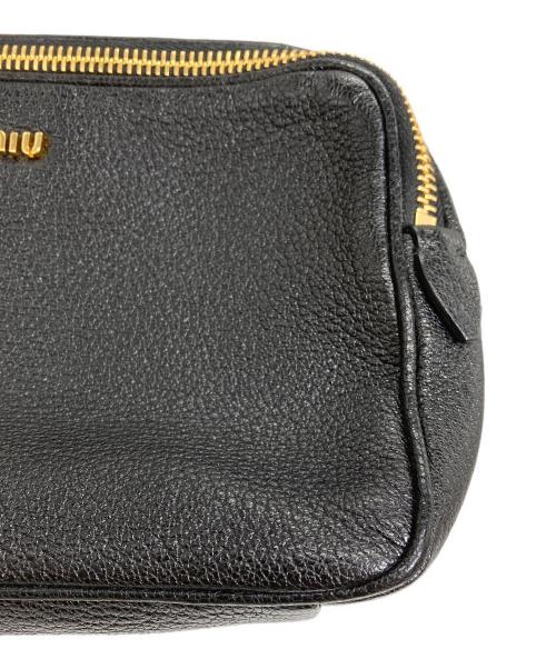 MIU MIU（ミュウミュウ）MIU MIU (ミュウミュウ) チェーンショルダーバッグ 	MADRAS ブラックの古着・服飾アイテム