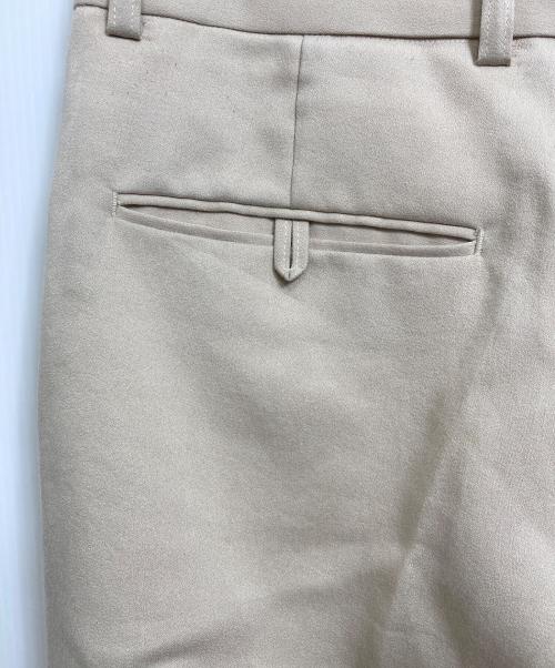 TOMORROW LAND tricot（トゥモローランド トリコ）TOMORROW LAND tricot (トゥモローランド トリコ) アルデンテサテン 2タックワイドストレートパンツ ベージュ サイズ:Sの古着・服飾アイテム