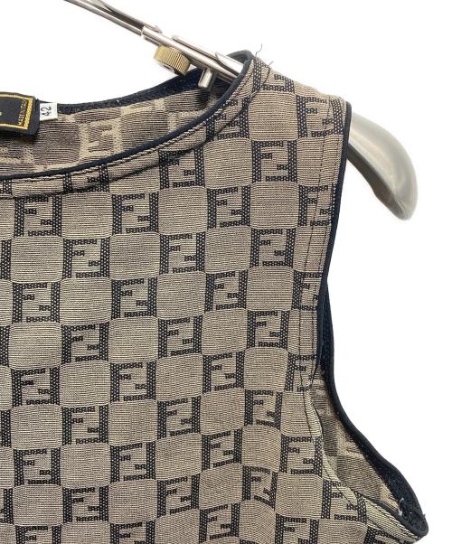 FENDI（フェンディ）FENDI (フェンディ) ノースリーブカットソー ベージュ サイズ:42の古着・服飾アイテム