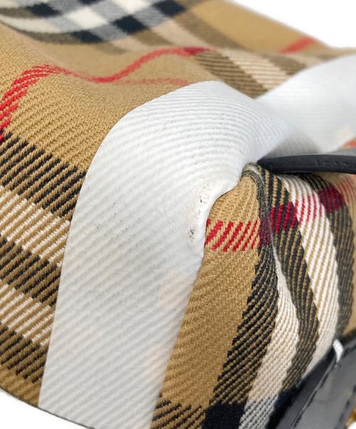BURBERRY（バーバリー）BURBERRY (バーバリー) セカンドバッグ ベージュの古着・服飾アイテム