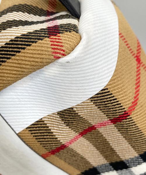 BURBERRY（バーバリー）BURBERRY (バーバリー) セカンドバッグ ベージュの古着・服飾アイテム