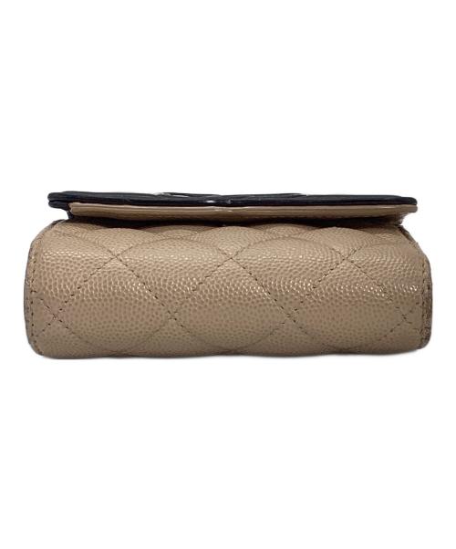 CHANEL（シャネル）CHANEL (シャネル) 3つ折り財布　CCフィリグリー コンパクトウォレット ベージュの古着・服飾アイテム