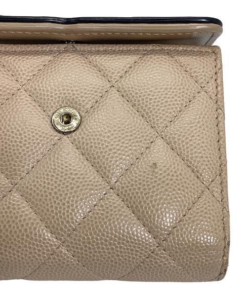 CHANEL（シャネル）CHANEL (シャネル) 3つ折り財布　CCフィリグリー コンパクトウォレット ベージュの古着・服飾アイテム