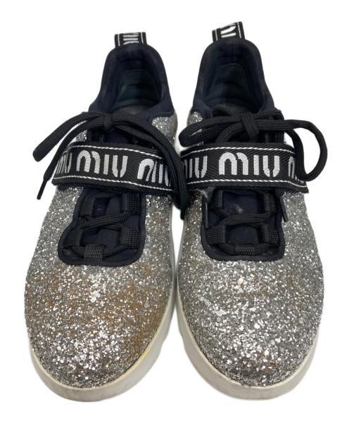 MIU MIU（ミュウミュウ）MIU MIU (ミュウミュウ) スニーカー グレー サイズ:23の古着・服飾アイテム