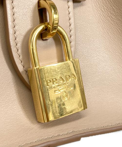PRADA（プラダ）PRADA (プラダ) エスプラナード2WAYショルダーバッグ ベージュの古着・服飾アイテム