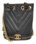 CHANEL（シャネル）の古着「シェブロン Vステッチココマークチェーン巾着バッグ」