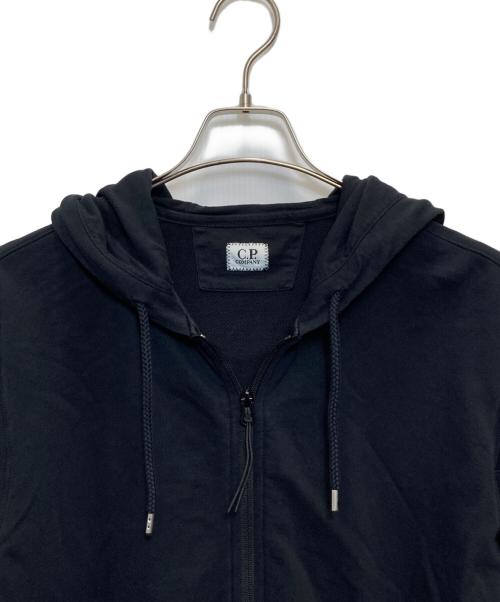 C.P COMPANY（シーピーカンパニー）C.P COMPANY (シーピーカンパニー) LIGHT FLEECE ZIP HOODED LENS SWEATSHIRT ブラック サイズ:Mの古着・服飾アイテム