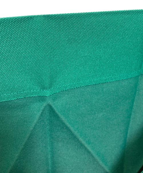 ISSEY MIYAKE（イッセイミヤケ）ISSEY MIYAKE (イッセイミヤケ) iittala (イッタラ) 折りたたみプリーツトートバッグ グリーンの古着・服飾アイテム