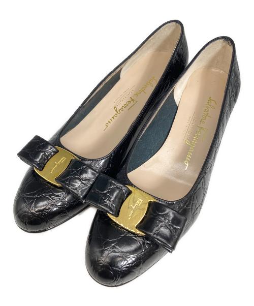 Salvatore Ferragamo（サルヴァトーレ フェラガモ）Salvatore Ferragamo (サルヴァトーレ フェラガモ) 型押しパンプス ブラック サイズ:5 1/2 Cの古着・服飾アイテム