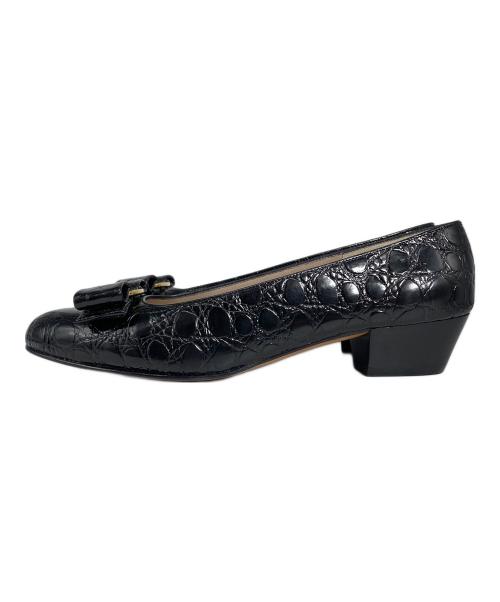 Salvatore Ferragamo（サルヴァトーレ フェラガモ）Salvatore Ferragamo (サルヴァトーレ フェラガモ) 型押しパンプス ブラック サイズ:5 1/2 Cの古着・服飾アイテム