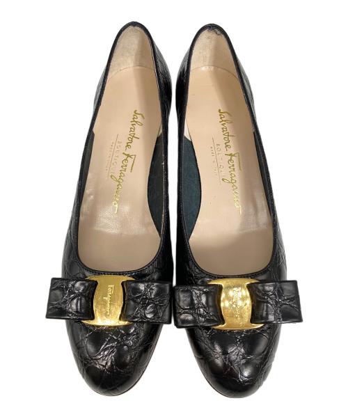 Salvatore Ferragamo（サルヴァトーレ フェラガモ）Salvatore Ferragamo (サルヴァトーレ フェラガモ) 型押しパンプス ブラック サイズ:5 1/2 Cの古着・服飾アイテム