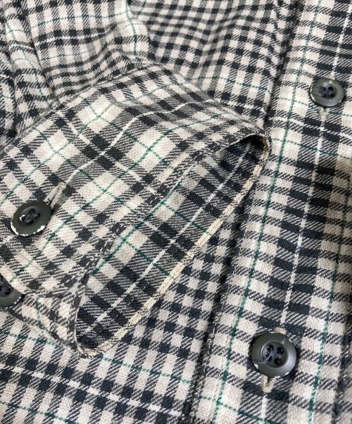 ISSEY MIYAKE（イッセイミヤケ）ISSEY MIYAKE (イッセイミヤケ) チェックシャツ グレー サイズ:Mの古着・服飾アイテム