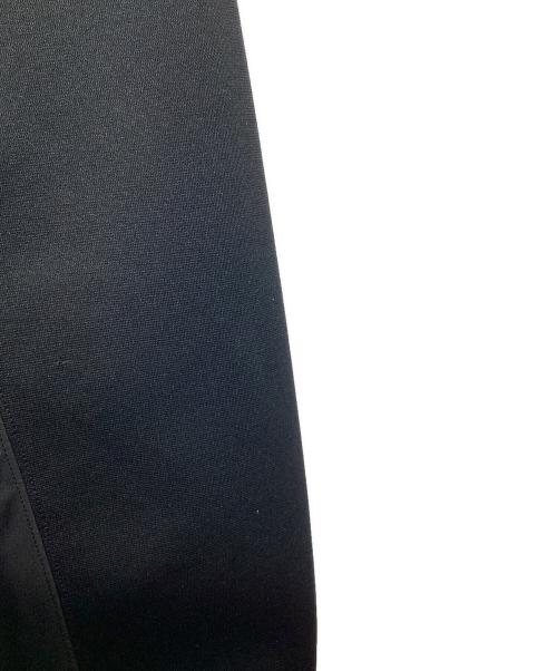 FRED PERRY（フレッドペリー）FRED PERRY (フレッドペリー) スリーブ パネルド トラックジャケット ブラック サイズ:Mの古着・服飾アイテム