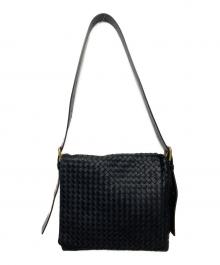 BOTTEGA VENETA（ボッテガベネタ）の古着「イントレチャートショルダーバッグ」｜ブラック