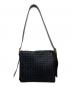 BOTTEGA VENETA（ボッテガベネタ）の古着「イントレチャートショルダーバッグ」｜ブラック