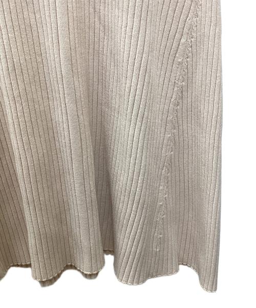 polaura（ポロ―ラ）polaura (ポロ―ラ) レースフリルニットワンピース ベージュ サイズ:SM 未使用品の古着・服飾アイテム