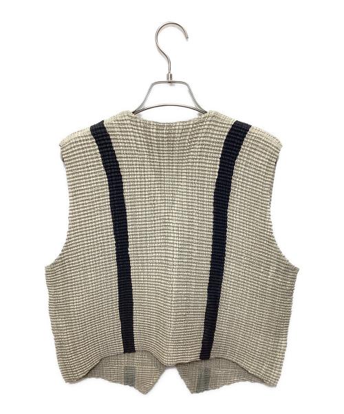 ISSEY MIYAKE（イッセイミヤケ）ISSEY MIYAKE (イッセイミヤケ) プリーツベスト グレー サイズ:表記なしの古着・服飾アイテム
