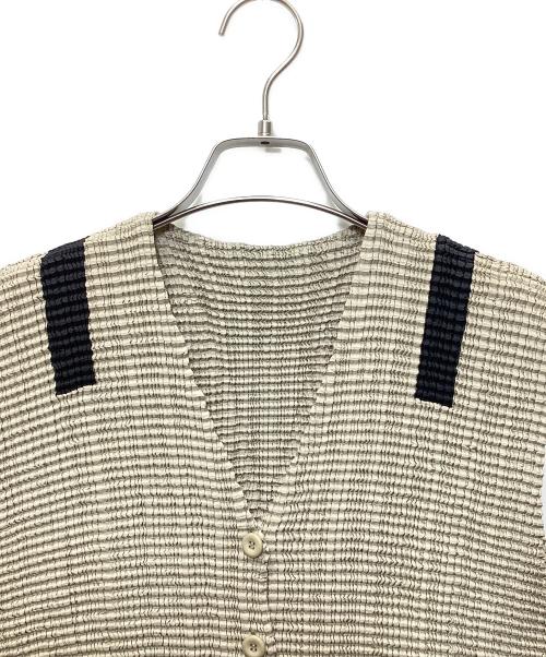 ISSEY MIYAKE（イッセイミヤケ）ISSEY MIYAKE (イッセイミヤケ) プリーツベスト グレー サイズ:表記なしの古着・服飾アイテム