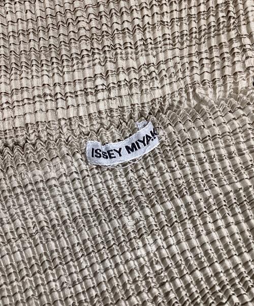 ISSEY MIYAKE（イッセイミヤケ）ISSEY MIYAKE (イッセイミヤケ) プリーツベスト グレー サイズ:表記なしの古着・服飾アイテム