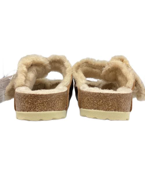 BIRKENSTOCK（ビルケンシュトック）BIRKENSTOCK (ビルケンシュトック) Arizona Big Buckle Sherling ブラウン サイズ:37 未使用品の古着・服飾アイテム