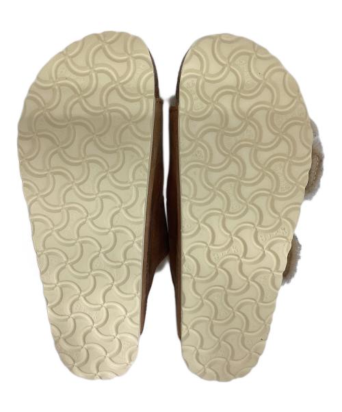 BIRKENSTOCK（ビルケンシュトック）BIRKENSTOCK (ビルケンシュトック) Arizona Big Buckle Sherling ブラウン サイズ:37 未使用品の古着・服飾アイテム